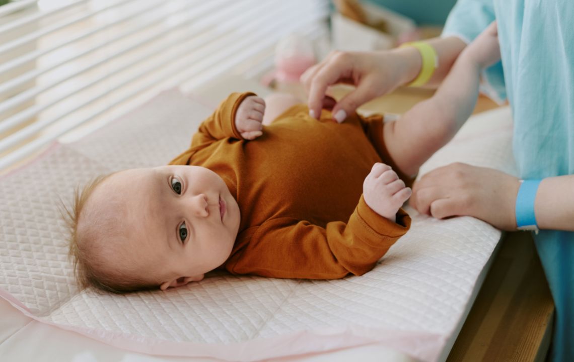 How to Find a Night Nanny in Dallas: What to Look for in a Newborn Care Specialist